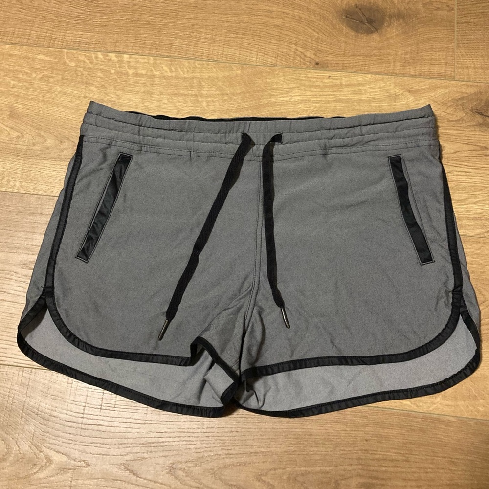 Lululemon Grey Shorts Sz 6